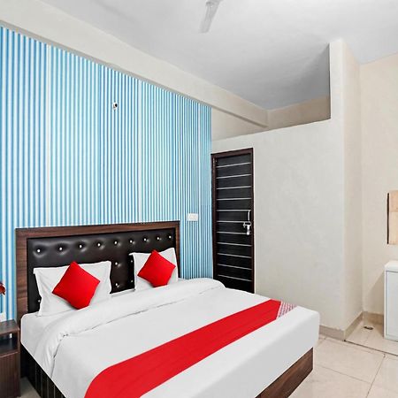 Hotel O Avs Hotel & Restaurant Noida Exterior photo