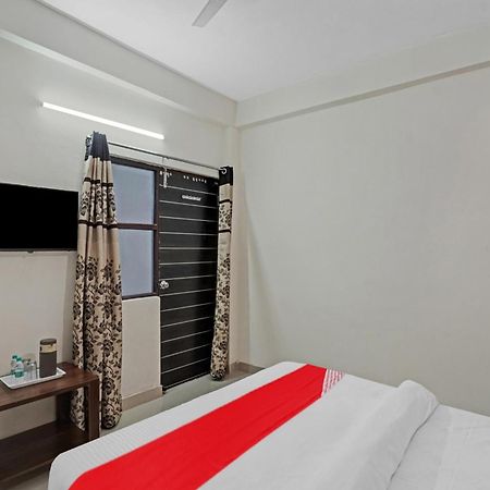 Hotel O Avs Hotel & Restaurant Noida Exterior photo