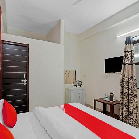 Hotel O Avs Hotel & Restaurant Noida Exterior photo