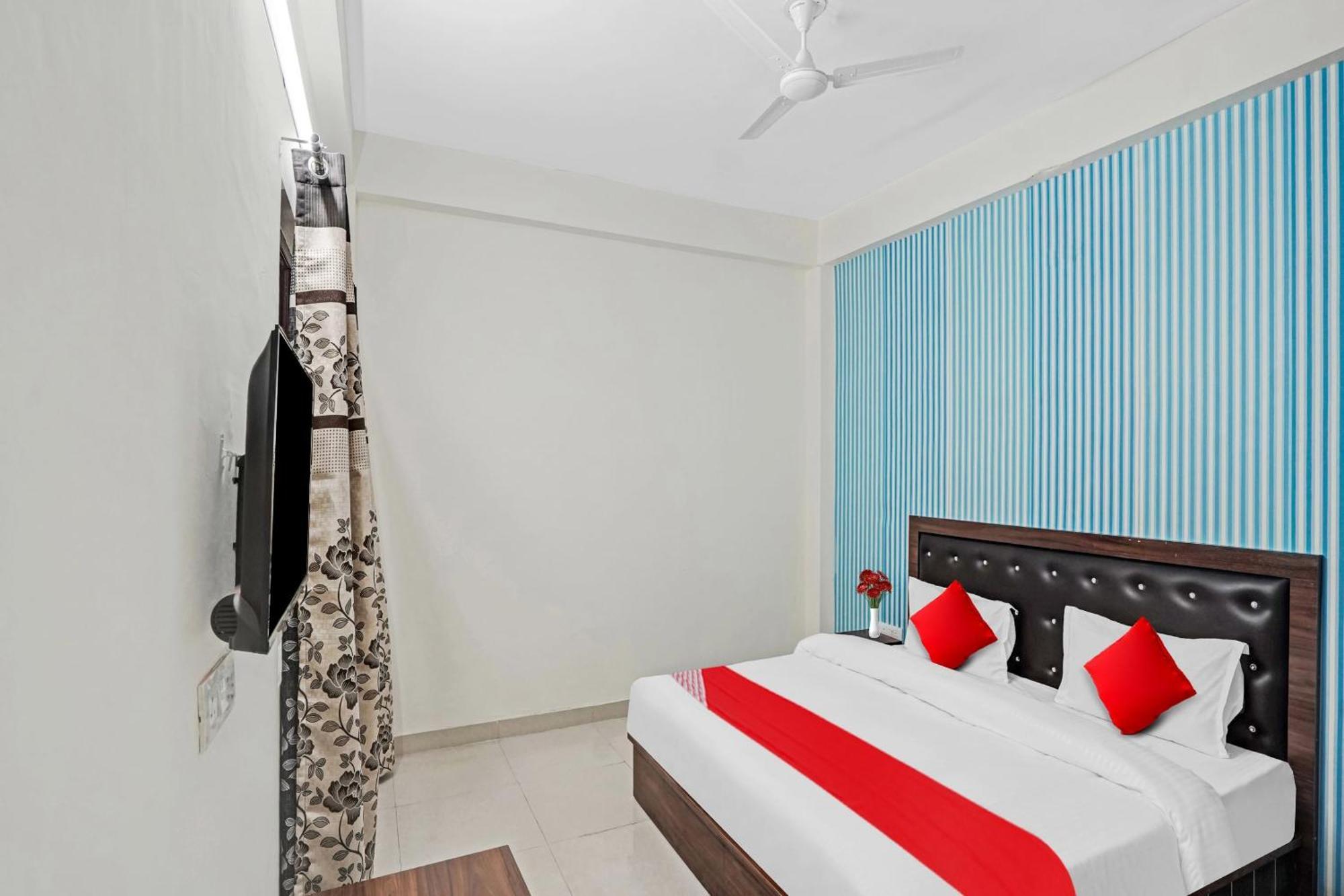 Hotel O Avs Hotel & Restaurant Noida Exterior photo