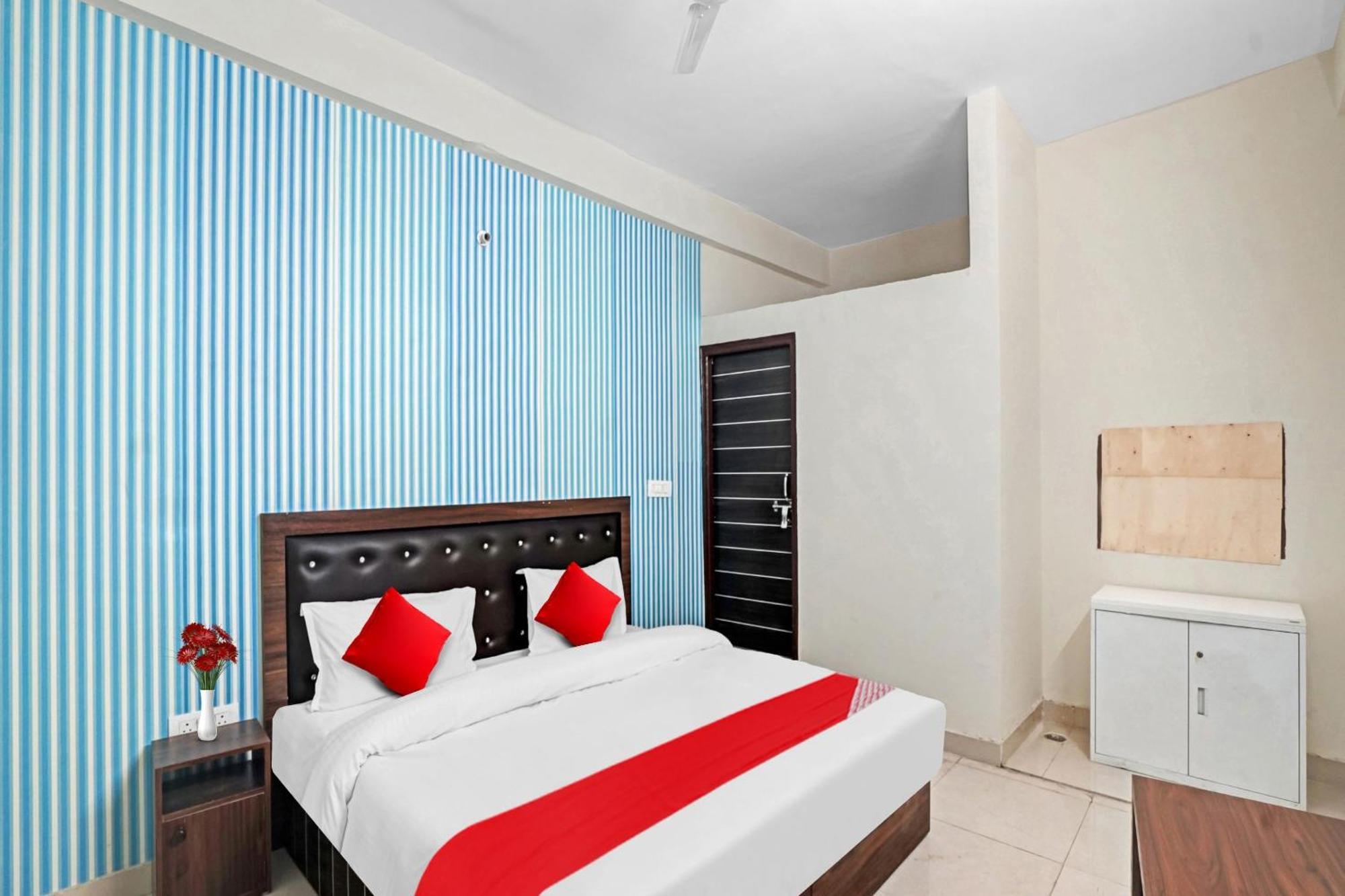 Hotel O Avs Hotel & Restaurant Noida Exterior photo